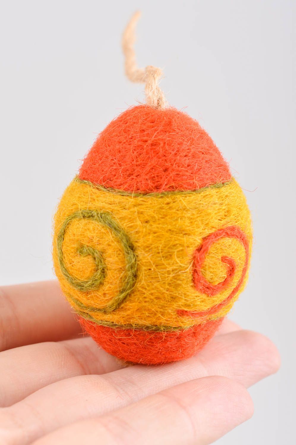 Валяная игрушка ручной работы декор на стену игрушка из шерсти Оранжевое яйцо фото 4