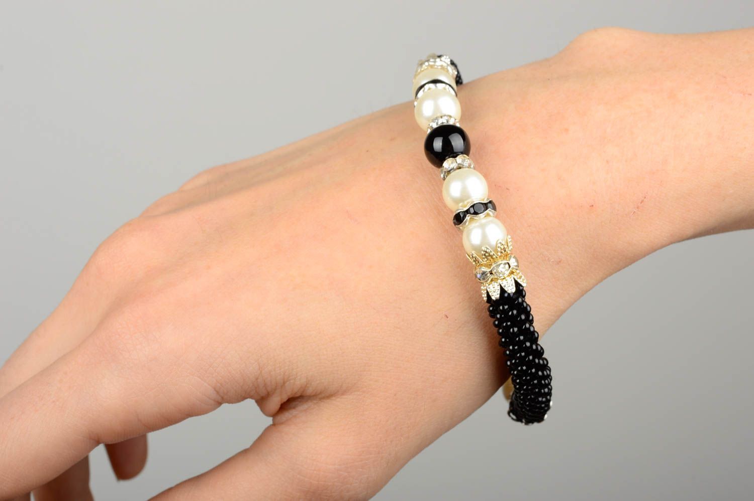 Bracelet perles rocaille Bijou fait main noir blanc mode Accessoire femme photo 5