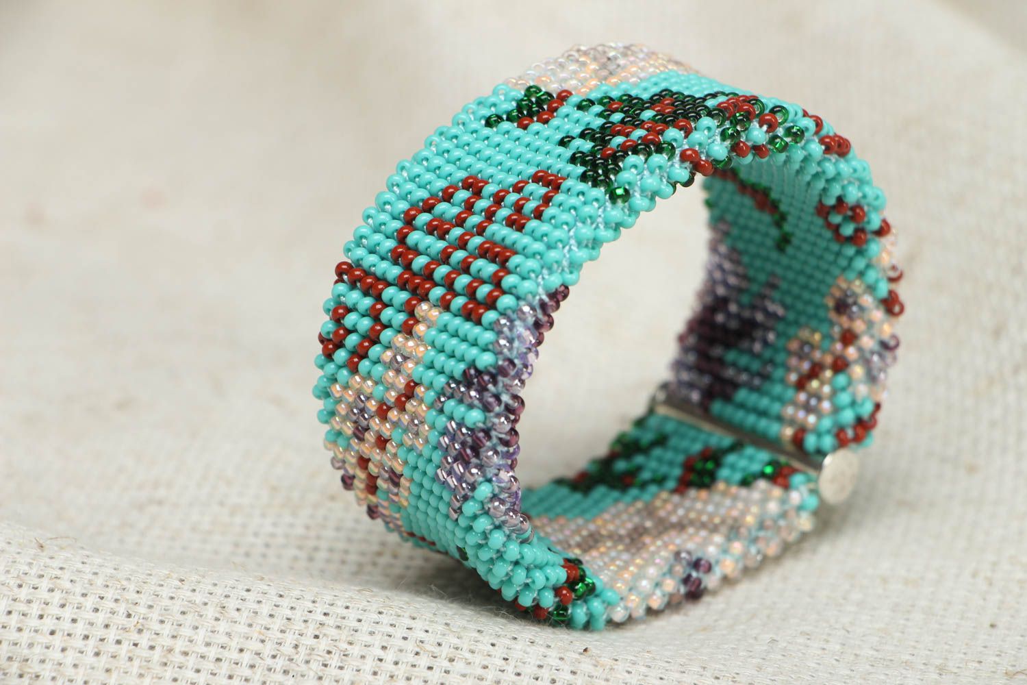 Bracelet de perles de rocaille avec pivoines et iris  photo 2