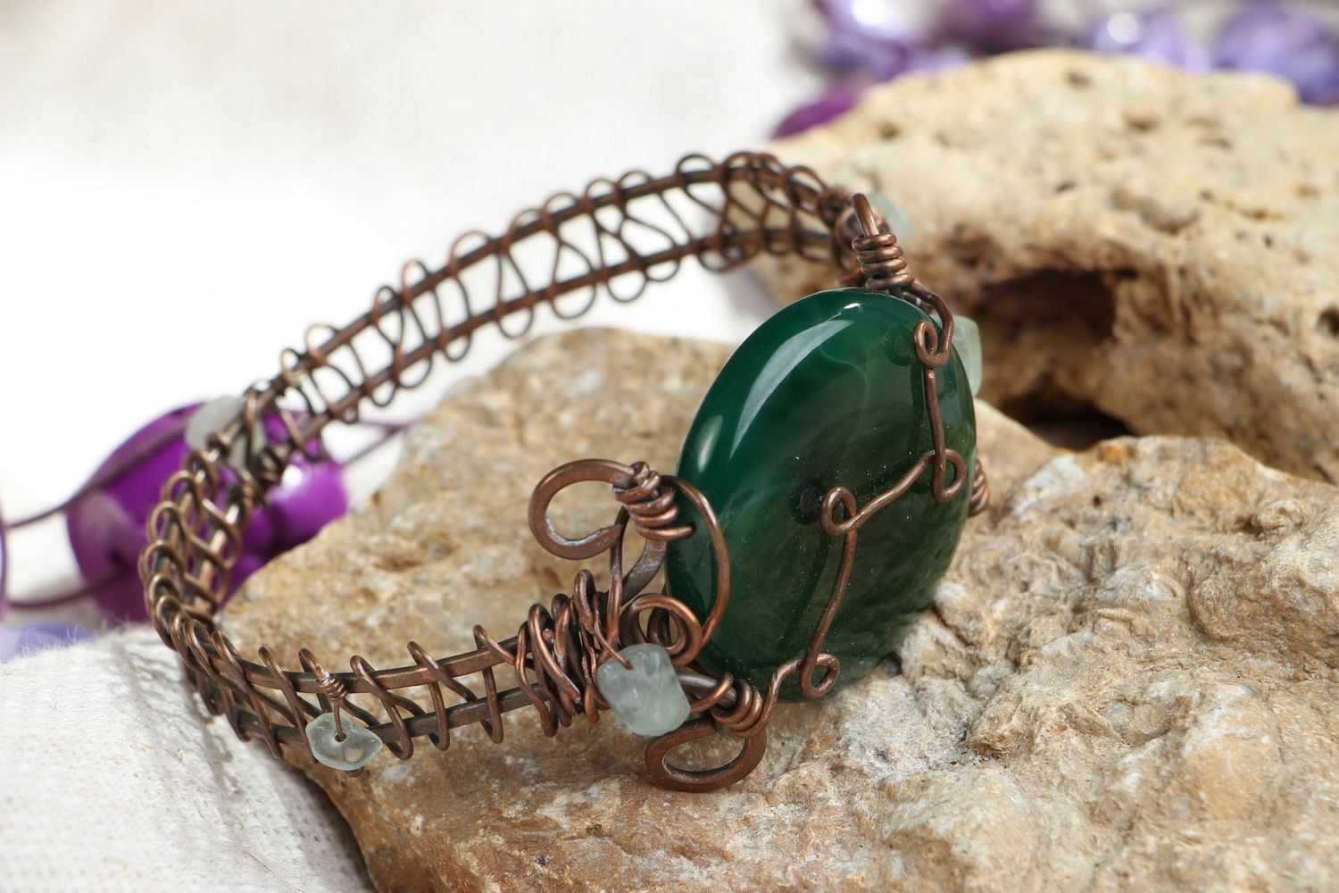 Copper bracelet with jade and amethyst photo 1