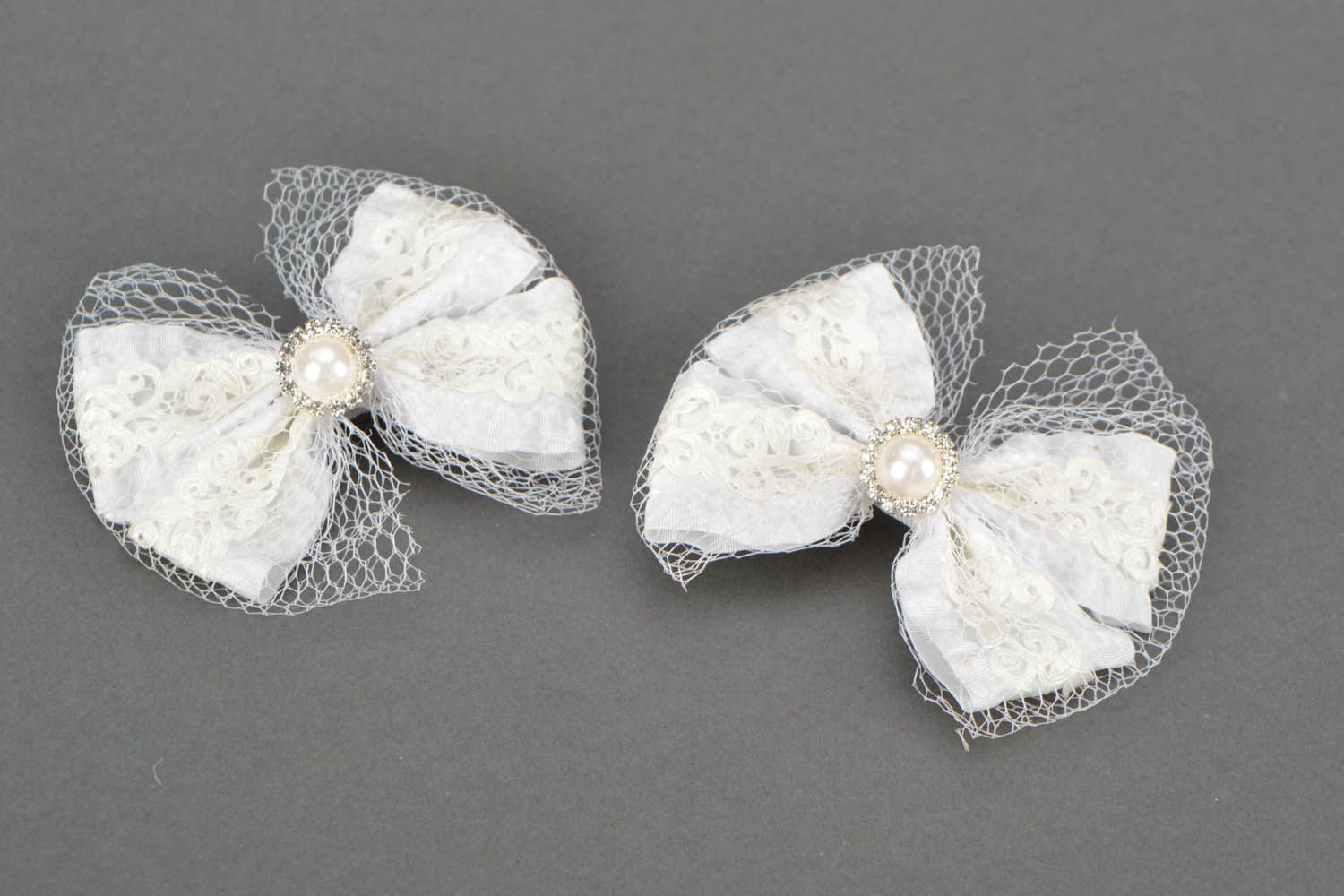 Hairpins in the shape of lace bows photo 3