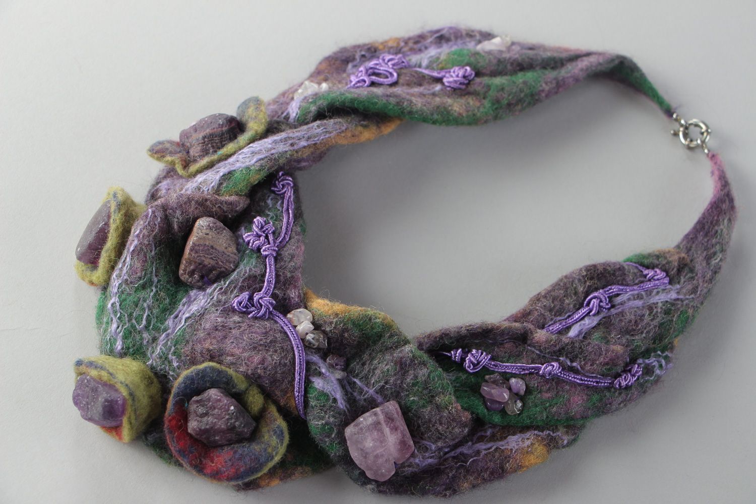 Handmade necklace felted of wool in violet color palette with fluorite stone photo 2