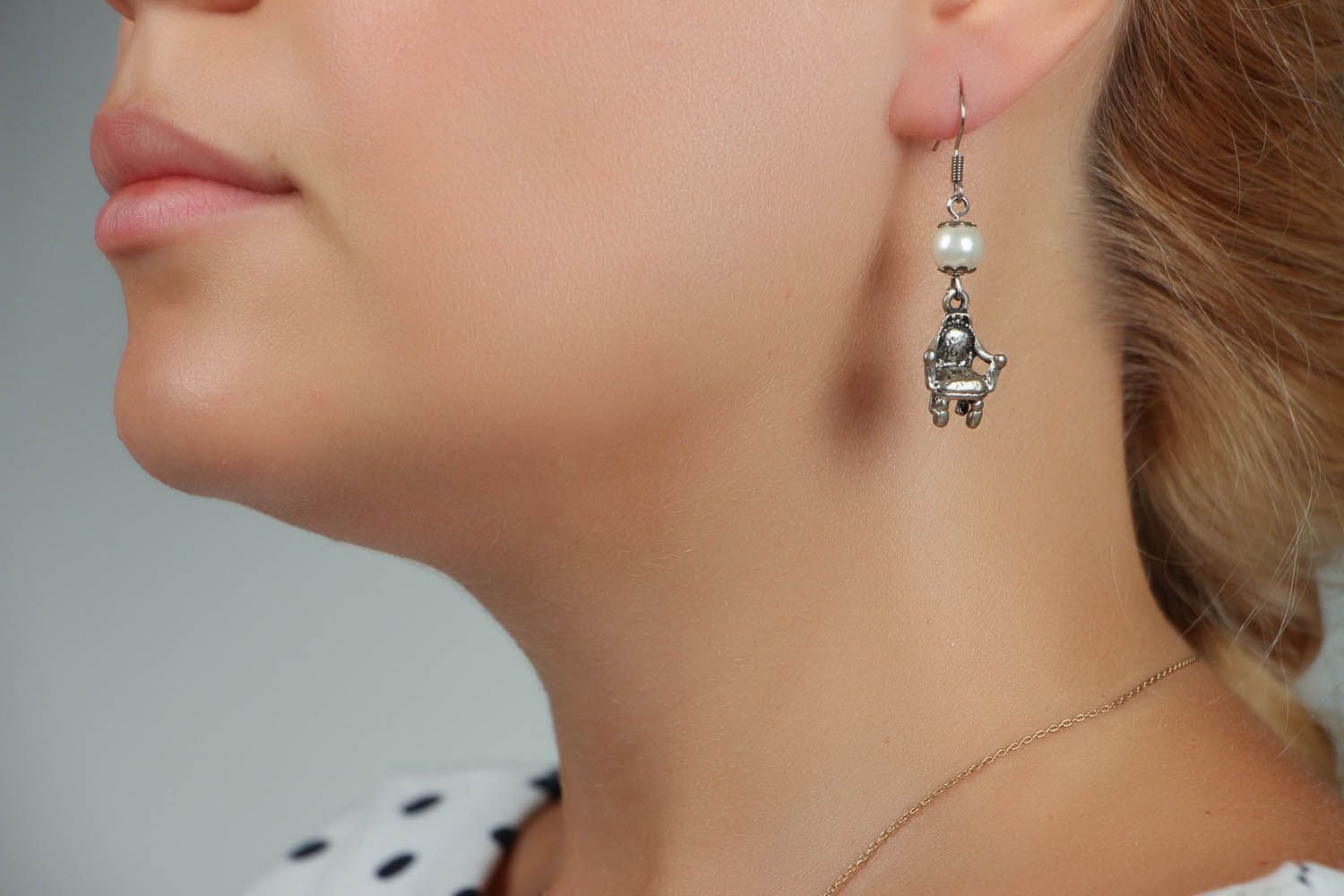 Boucles d'oreilles en perles et métal Fauteuils photo 5