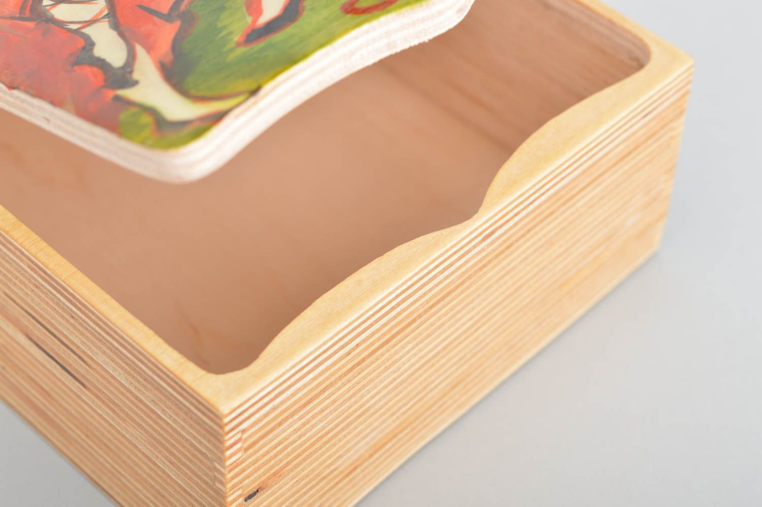 Boîte à bijoux en bois vernie avec dessin faite main originale style ethnique photo 3