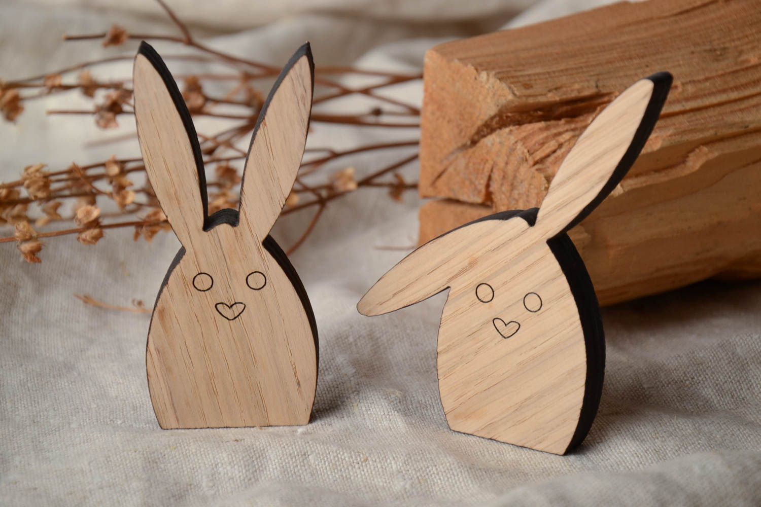 Ensemble de silhouettes en bois lapins faites main à décorer 2 pièces photo 1