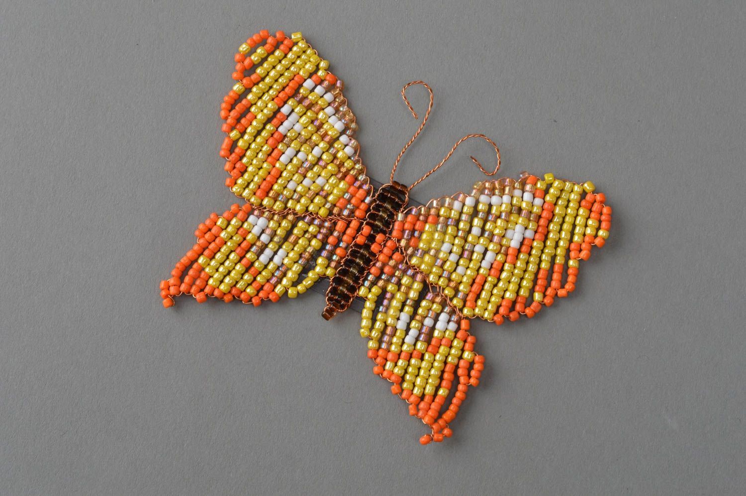 Magnet papillon jaune orange en perles de rocaille fait main décoratif photo 2