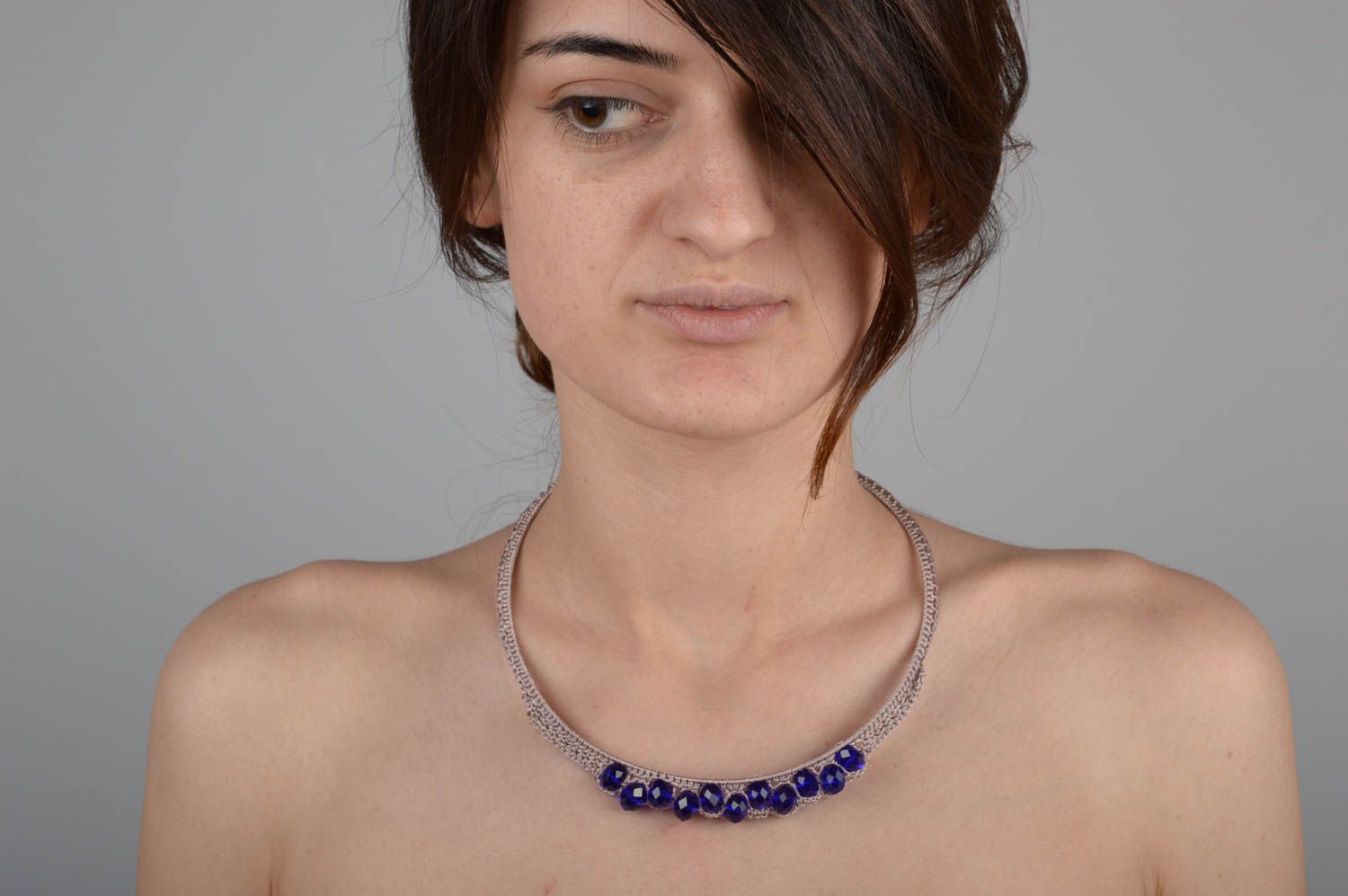 Collar hecho a mano de hilos accesorio para mujer adorno para el cuello foto 4