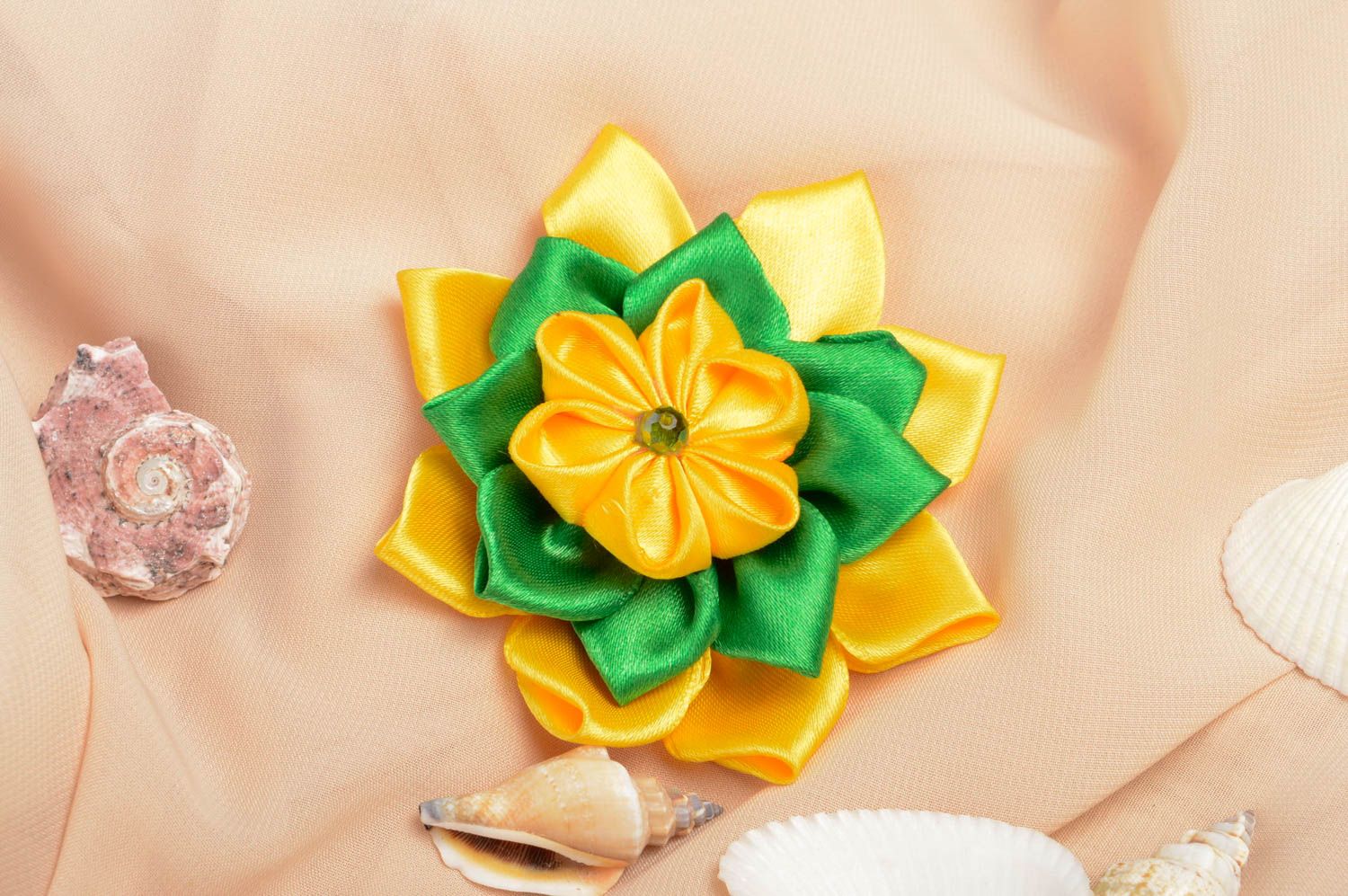 Gelbe Blume Haarspange handgemachter Schmuck Accessoire für Mädchen grell  foto 1