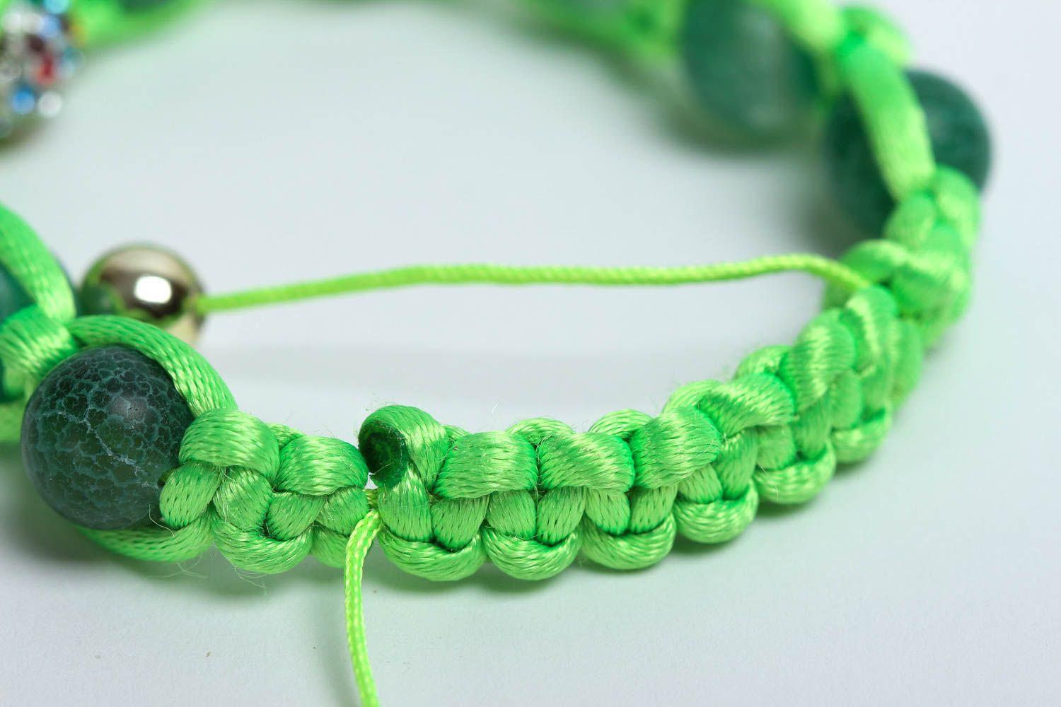 Strand handmade light green rope bracelet natural dark green stones for women photo 4
