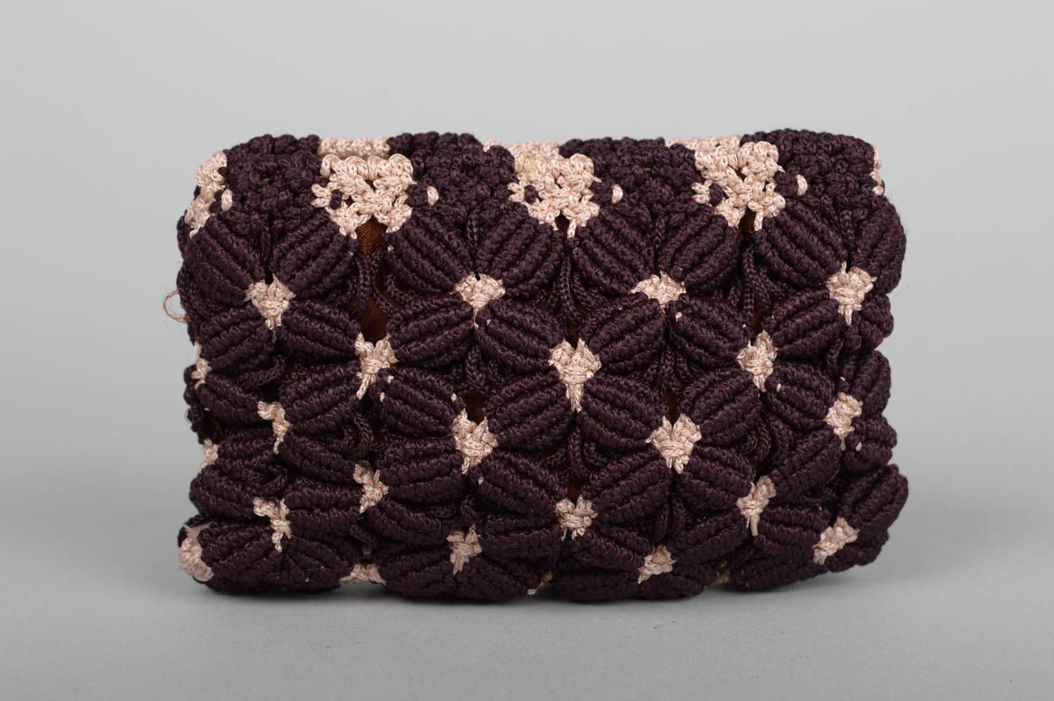 Косметичка ручной работы сумочка для косметики фиолетовая изделие из макраме фото 1