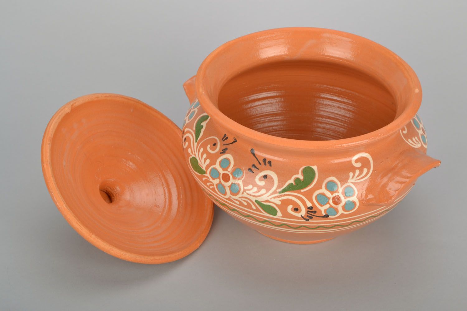 Ceramic soup pot with a lid photo 4