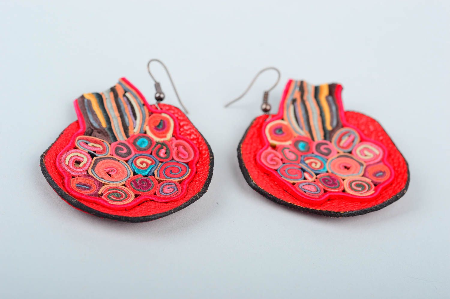 Boucles d'oreilles en cuir Bijou fait main rouges originales Cadeau pour femme photo 3