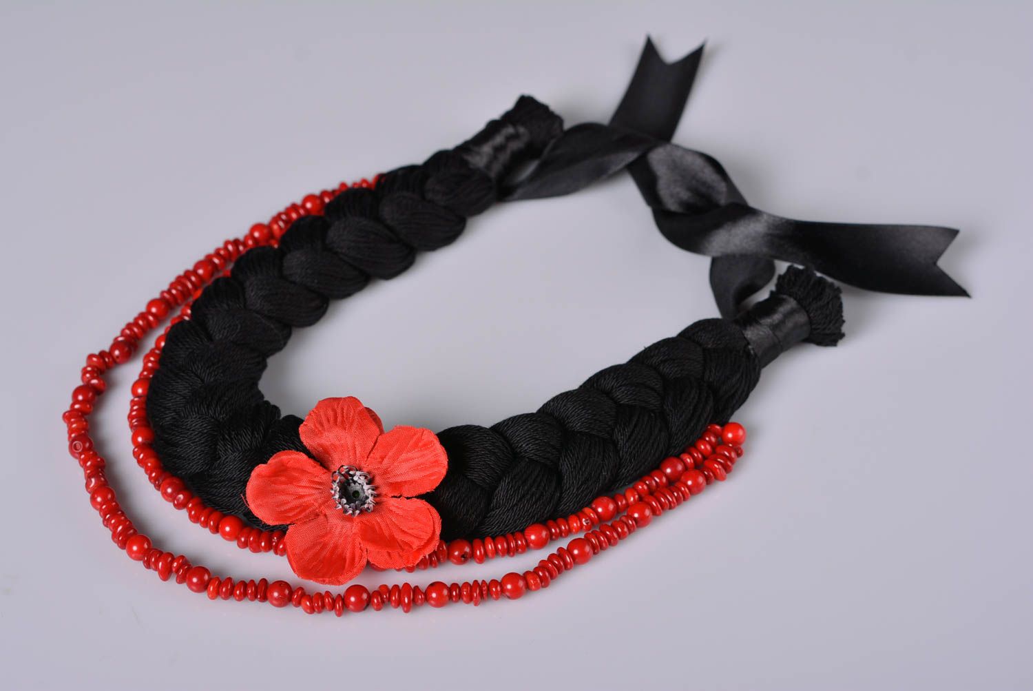 Collier mode Bijou fait main noir tressé avec fleur rouge Cadeau femme original photo 2