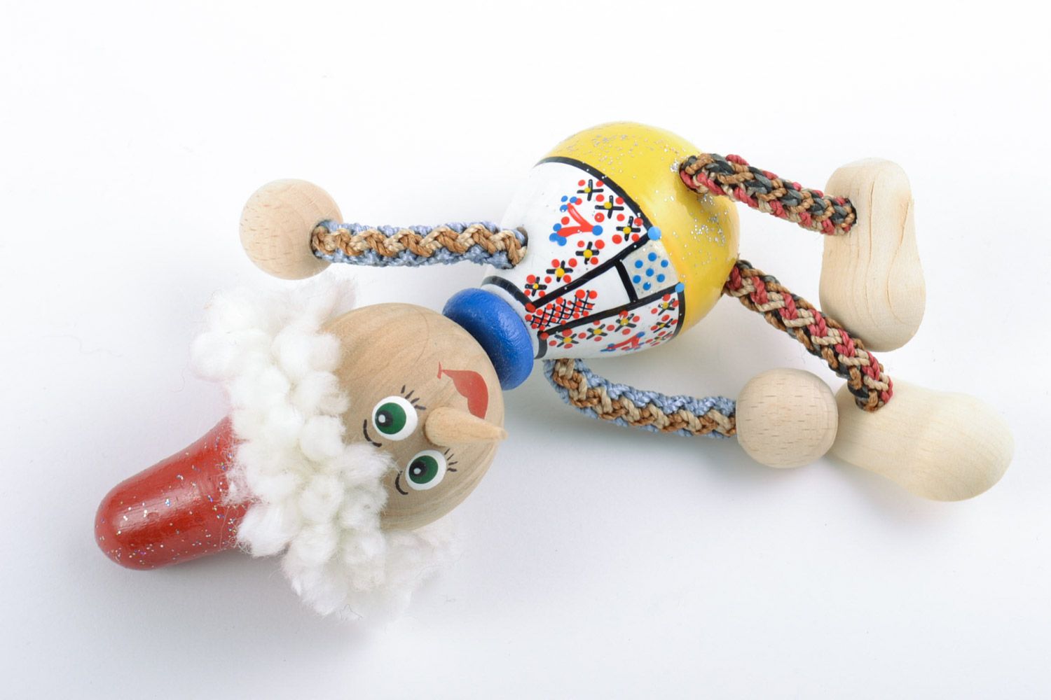 Деревянная эко игрушка в виде Буратино расписной маленький подарок ручная работа фото 5