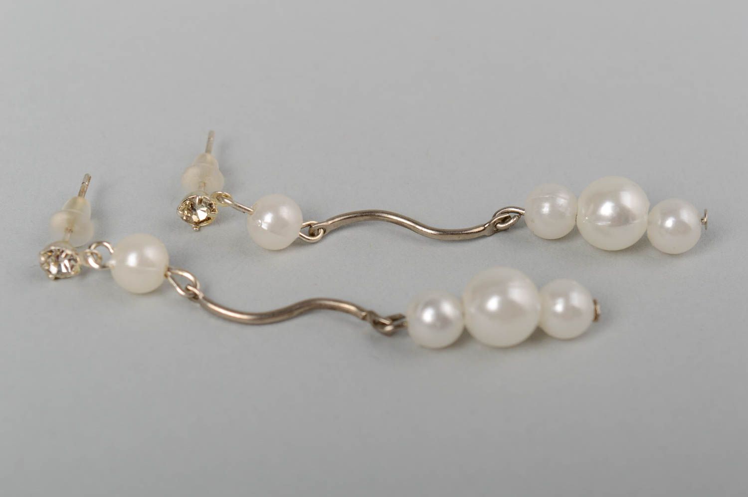 Ensemble de collier bracelet boucles d'oreilles blanc fait main en plastique photo 4