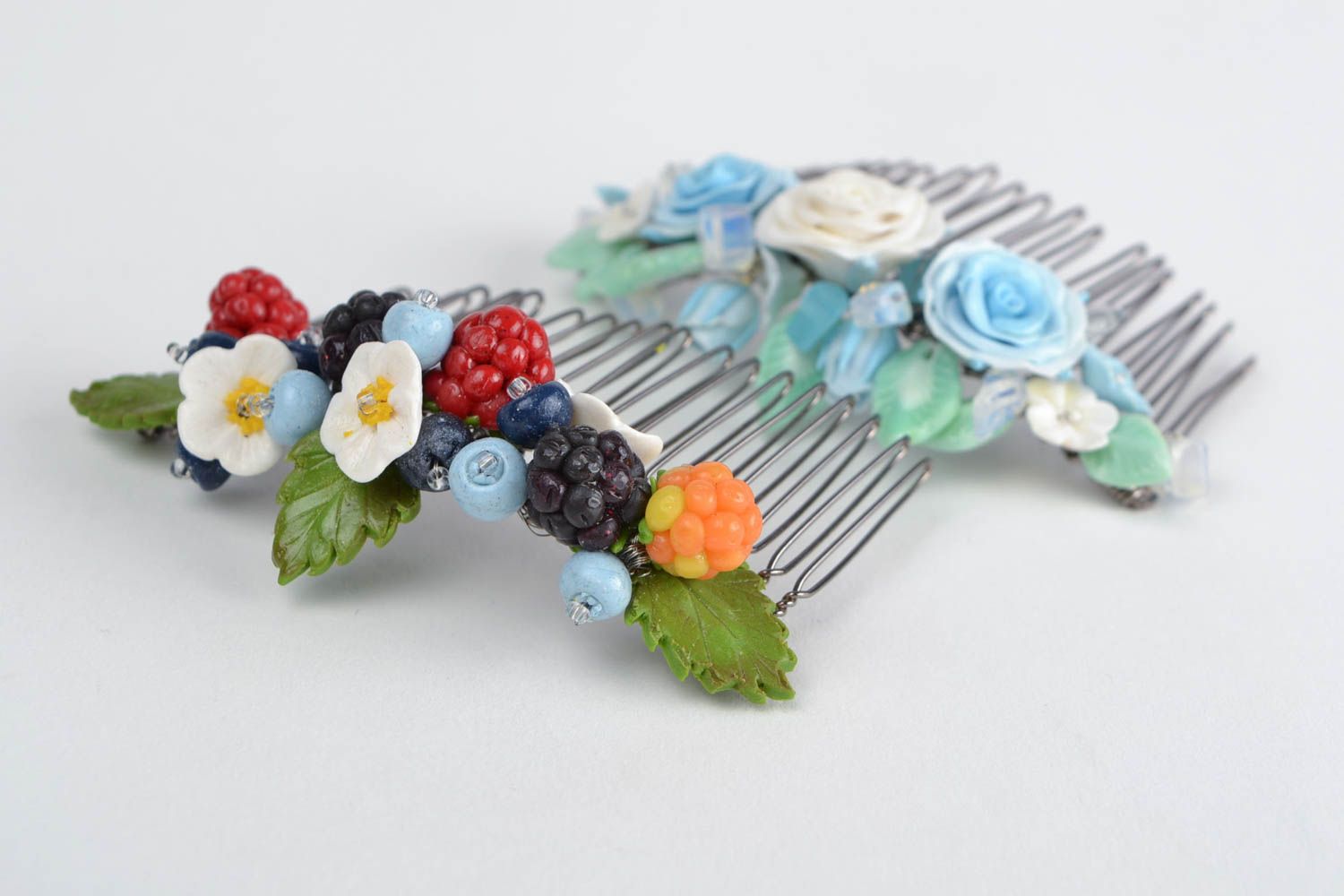 Set of 2 beautiful handmade hair combs with polymer clay flowers and berries photo 5