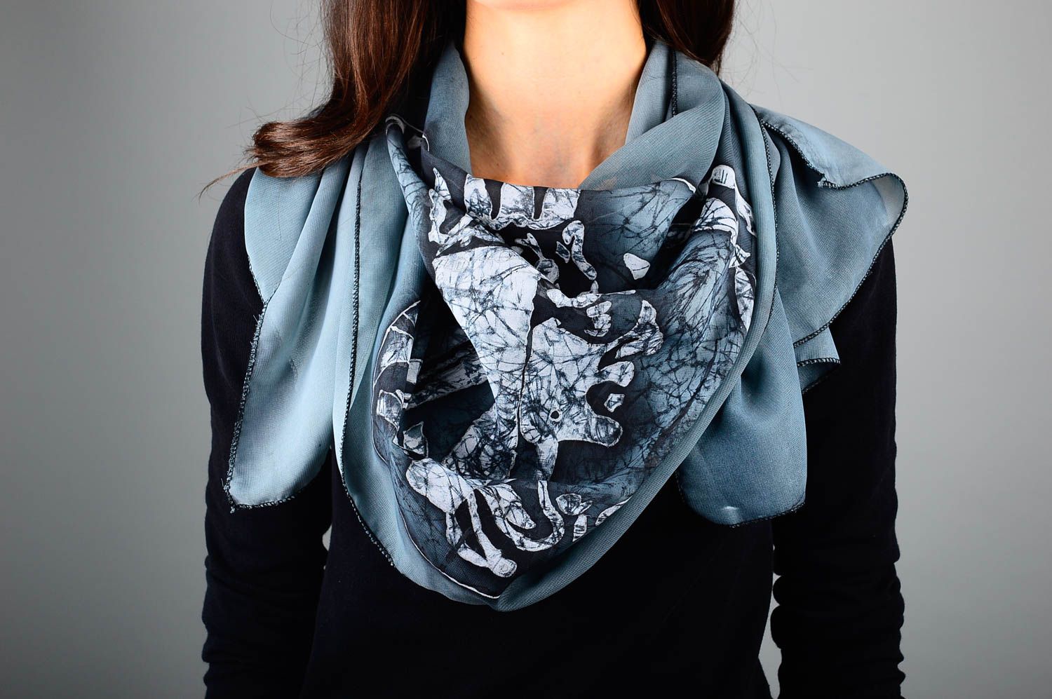 Шарф ручной работы женский шарф расписанный красками шифоновый шарф стильный фото 1