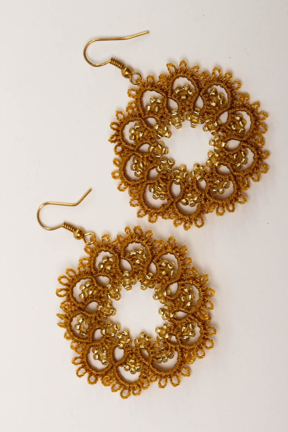 Unusual handmade woven earrings woven lace earrings tatting jewelry designs photo 2