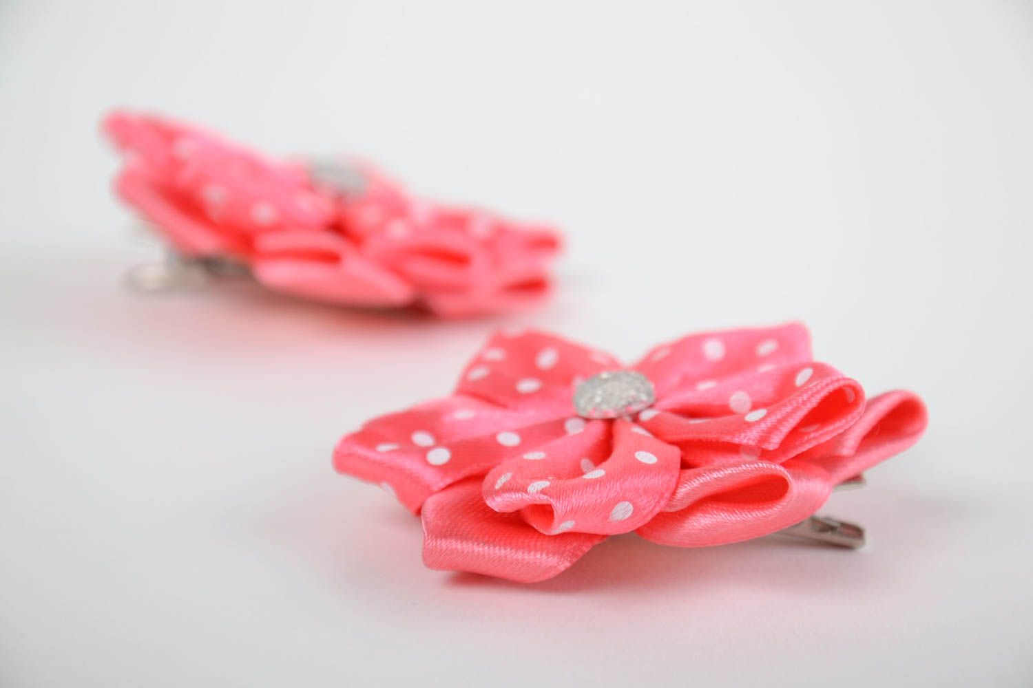 Beautiful children's handmade designer satin ribbon flower barrettes 2 pieces photo 4