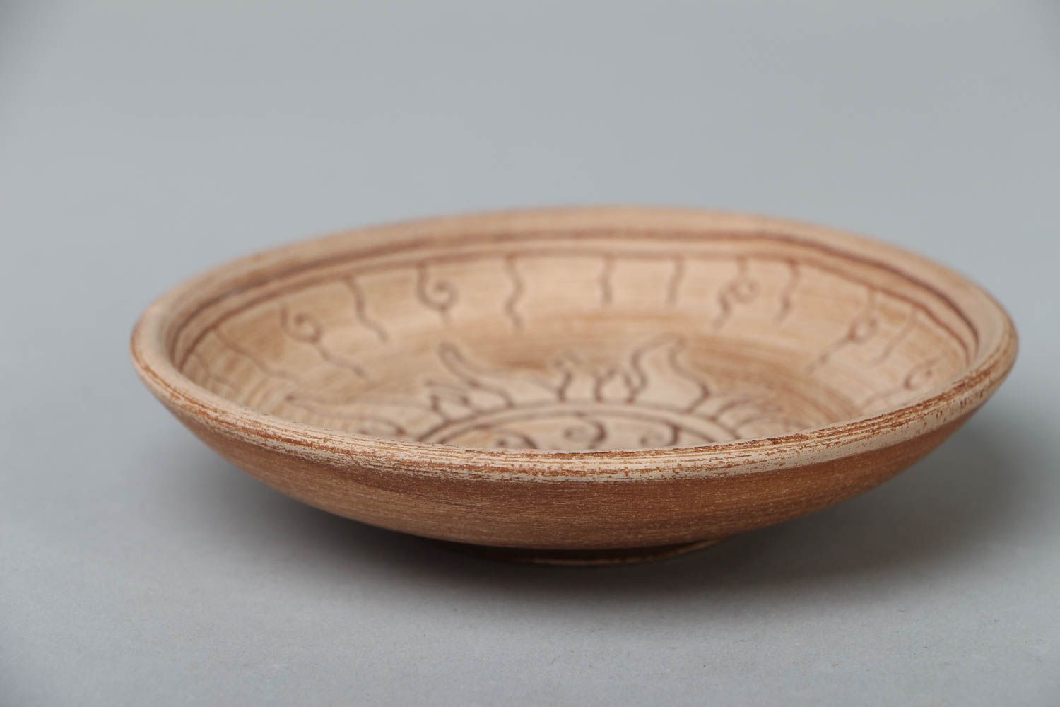 Ceramic saucer with pattern photo 2