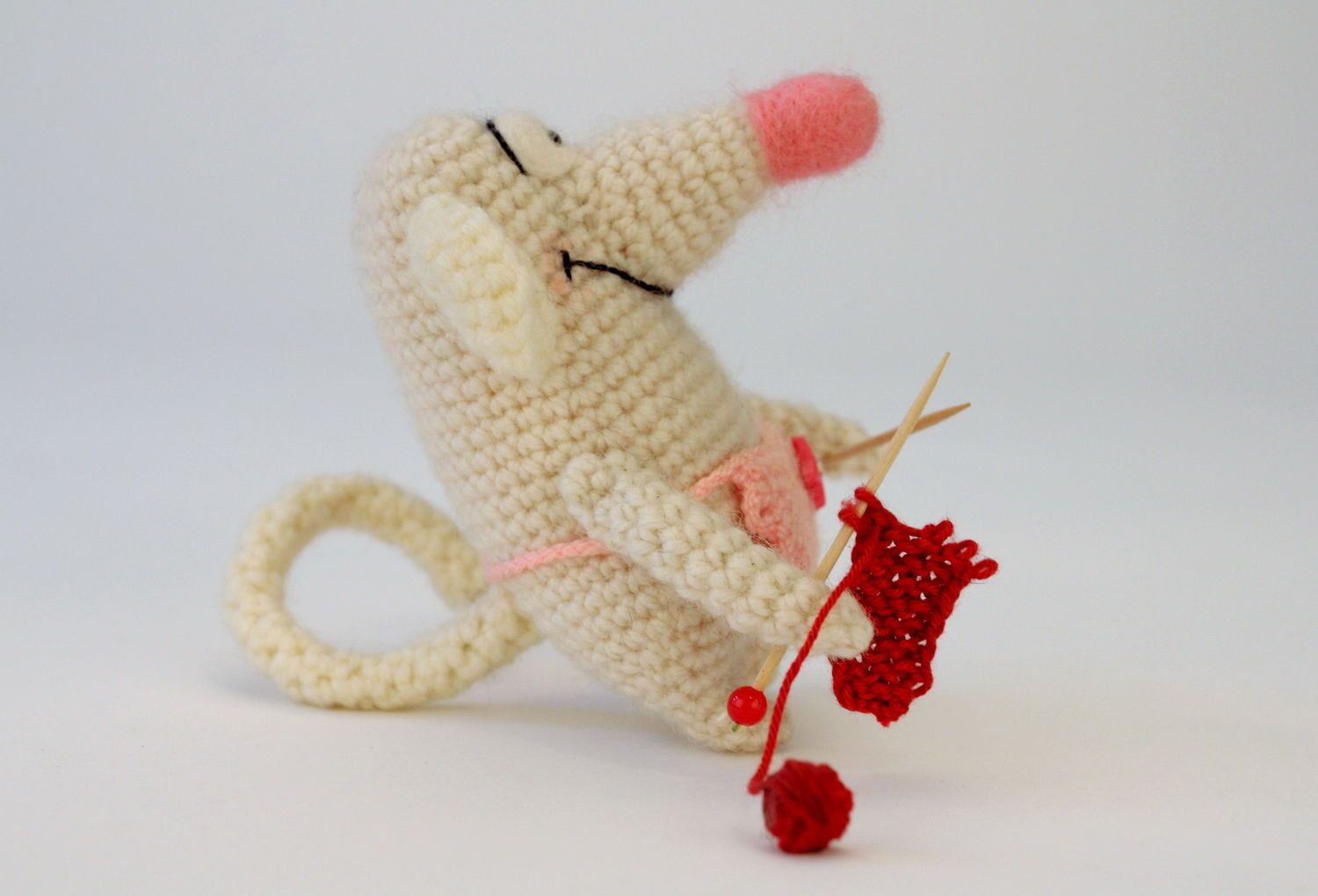 Knitted toy Rat Larissa photo 3