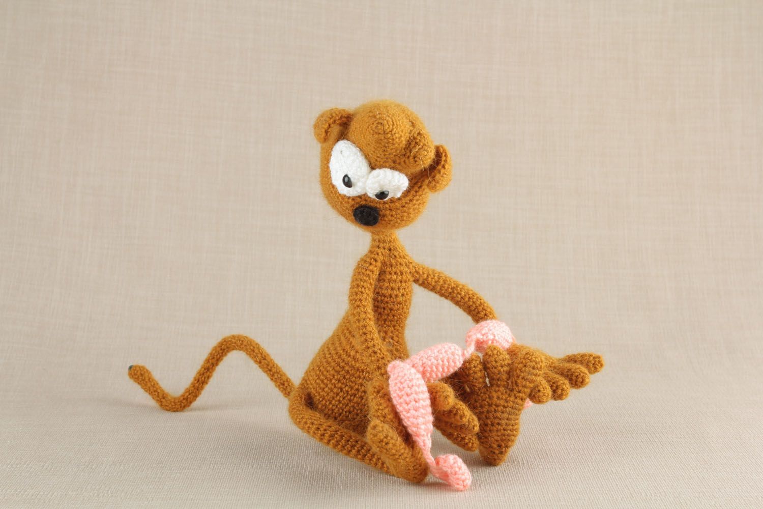 Poupée tricotée chat avec saucisses originale photo 3