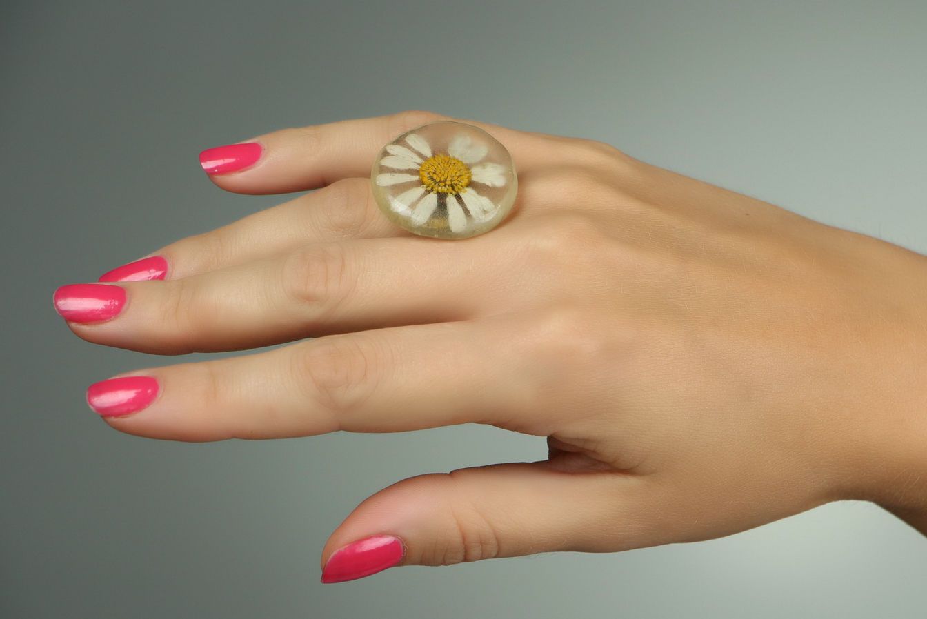 Ring with epoxy resin Daisy photo 2
