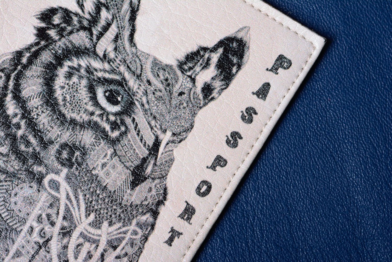 Joli protège-passeport en cuir original fait à la main avec imprimé Hibou photo 4
