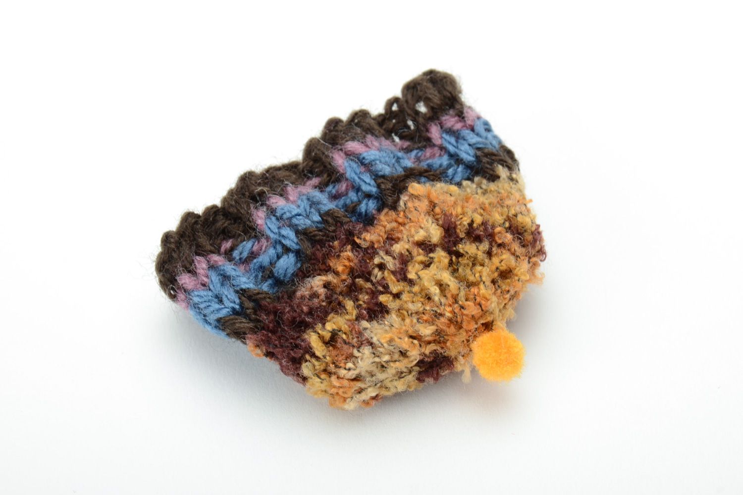 Bonnet pour oeuf de Pâques tricoté avec des aiguilles fait main décor original photo 3