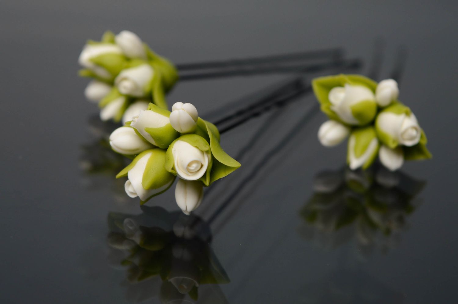 Épingles à cheveux en porcelaine froide fleurs blanches faites main originales photo 1