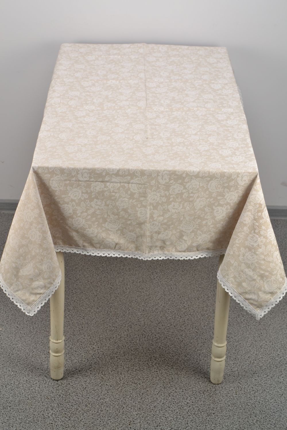 Festive rectangular tablecloth with lace photo 2