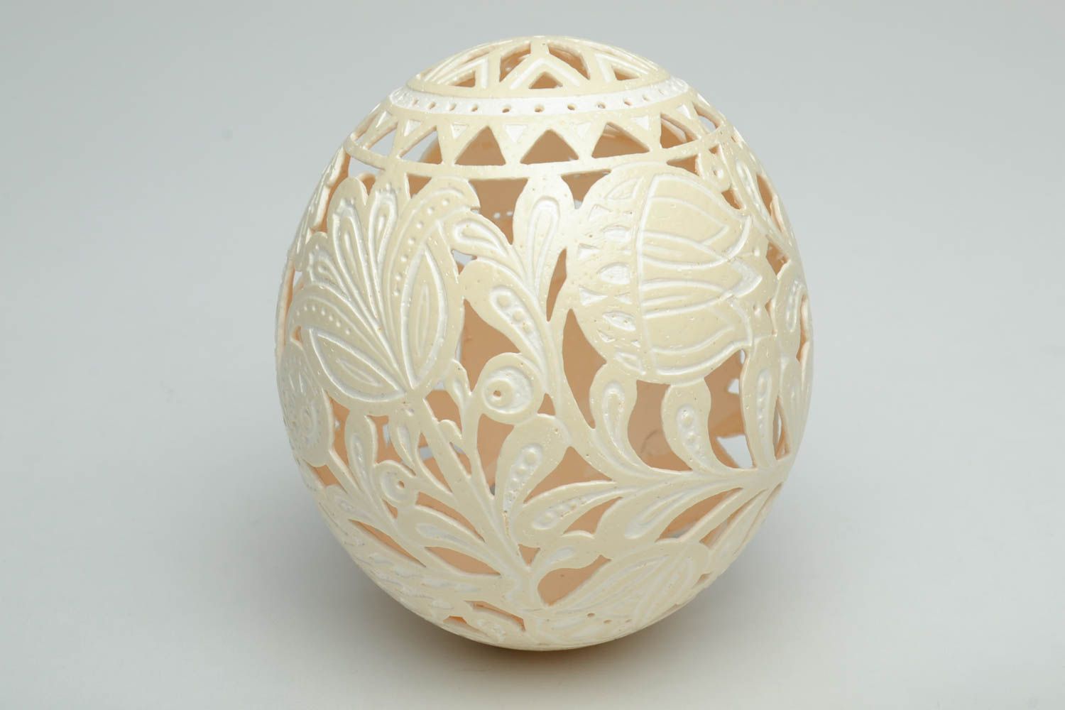 Elegant and beautiful handmade lacy egg photo 4