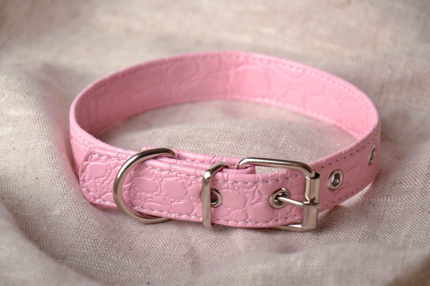 Pink leather collar photo 1