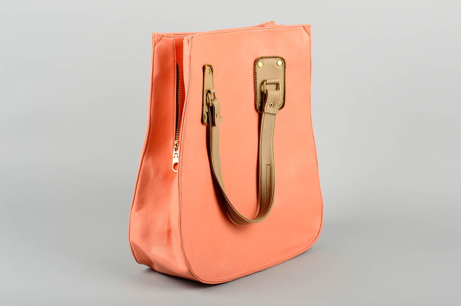 Сумка ручной работы сумка на плечо из кожзама женская сумка персиковая стильная фото 1
