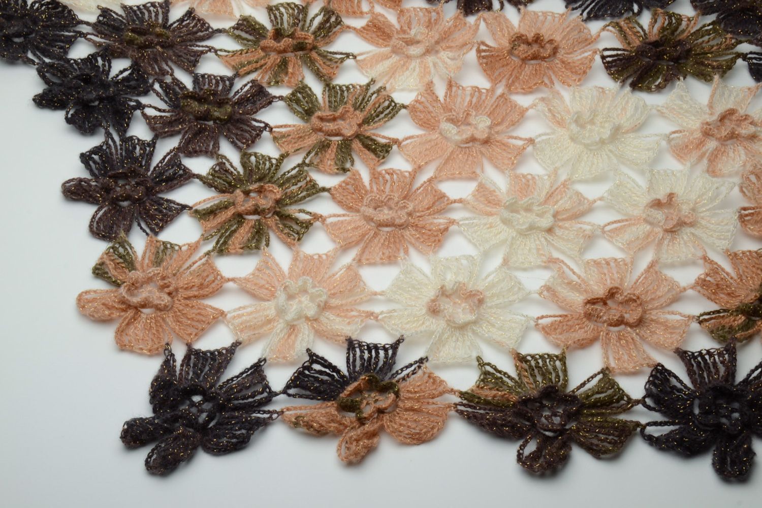 Châle tricoté au crochet en angora et laine fait main à fleurs original photo 3