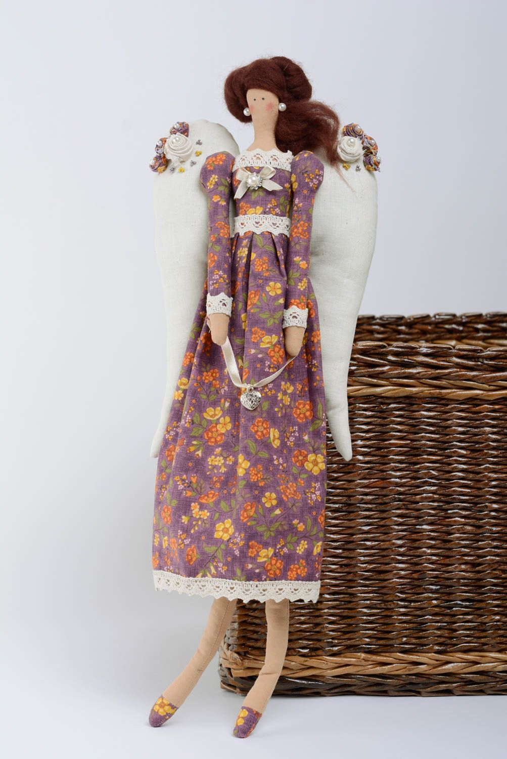 Poupée en tissu faite main molle originale décorative Ange en robe à fleurs photo 1