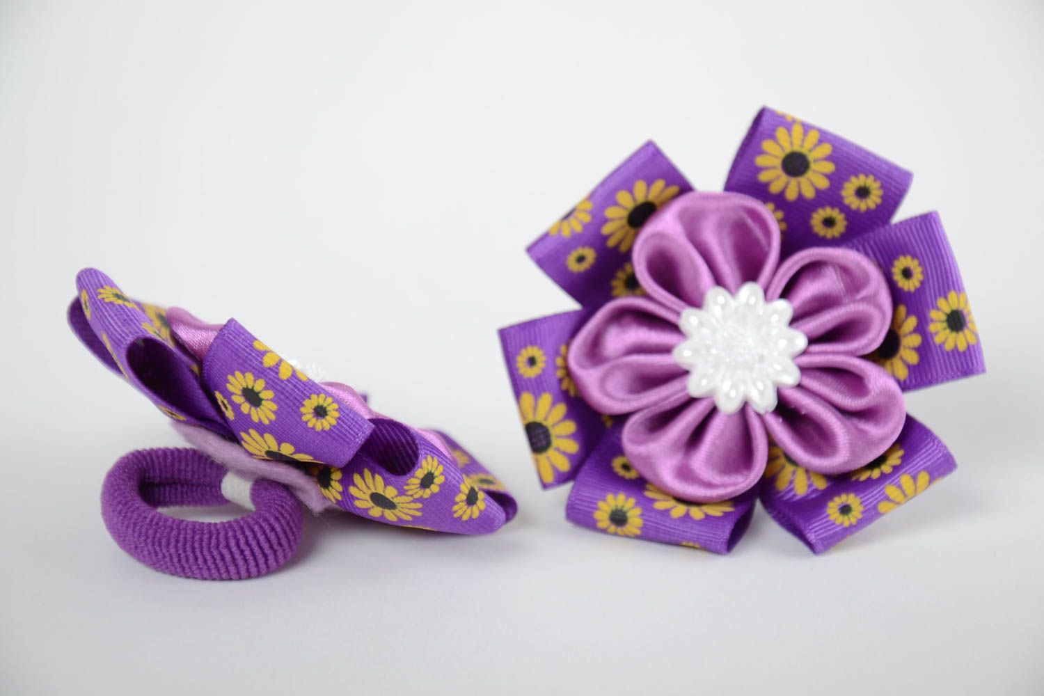Резинки для волос из атласных лент цветки канзаши фиолетовые хэнд мэйд 2 штуки фото 2