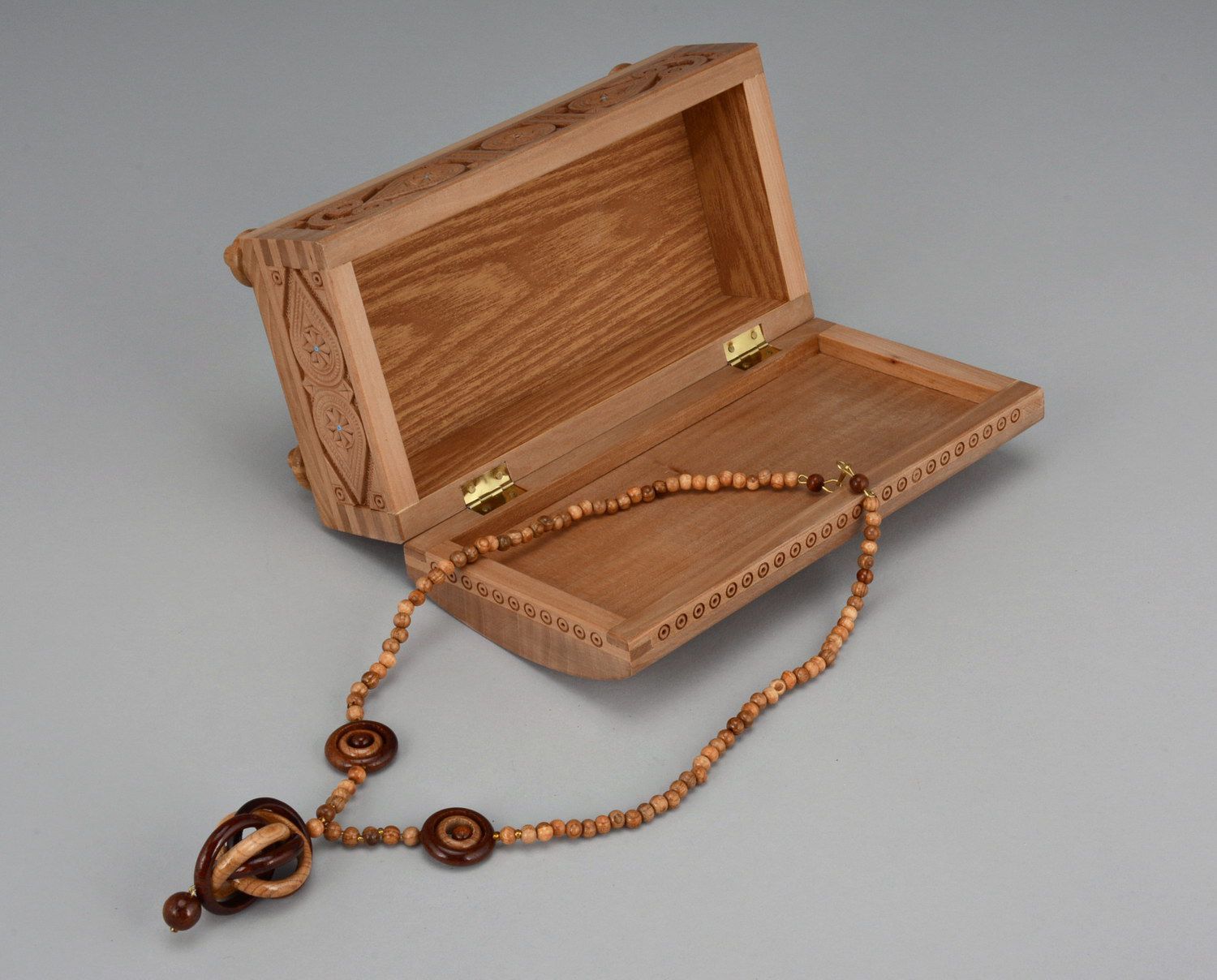 Halskette aus Holz mit Schließe  foto 3