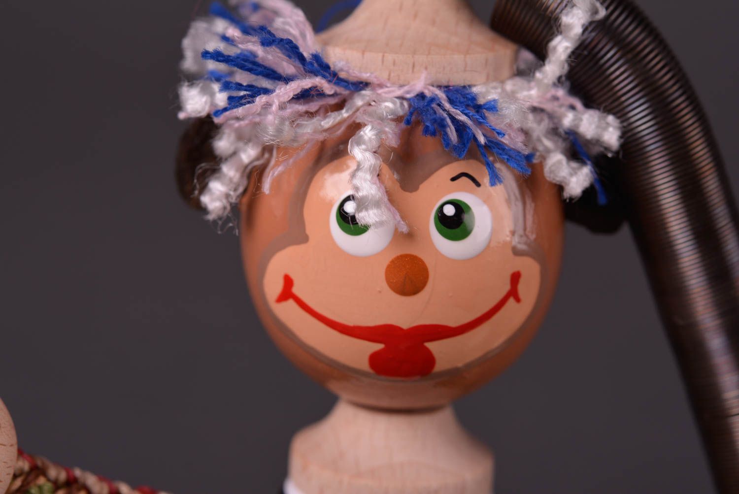 Игрушка ручной работы расписная игрушка из дерева подарок ребенку симпатичная фото 3