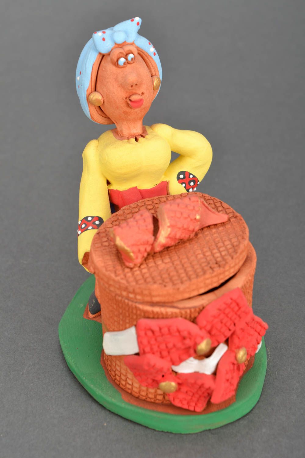 Ceramic salt cellar Woman with Cake photo 3
