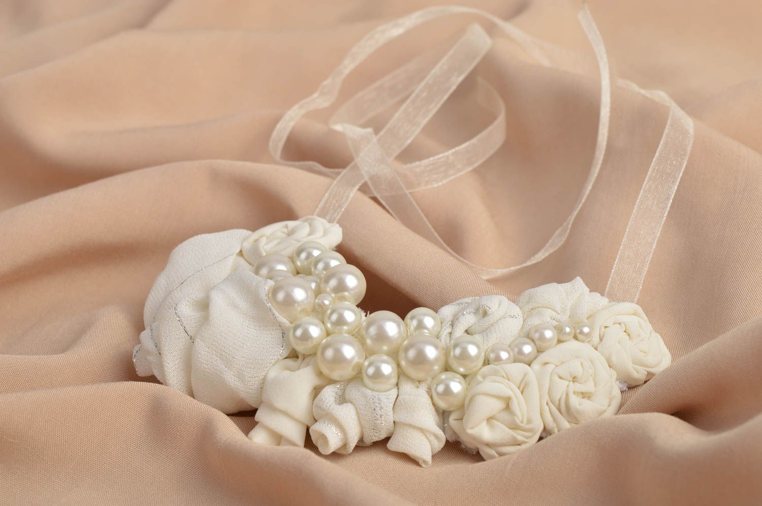 Collier textile blanc Bijou fait main Accessoire femme mousseline de soie photo 1