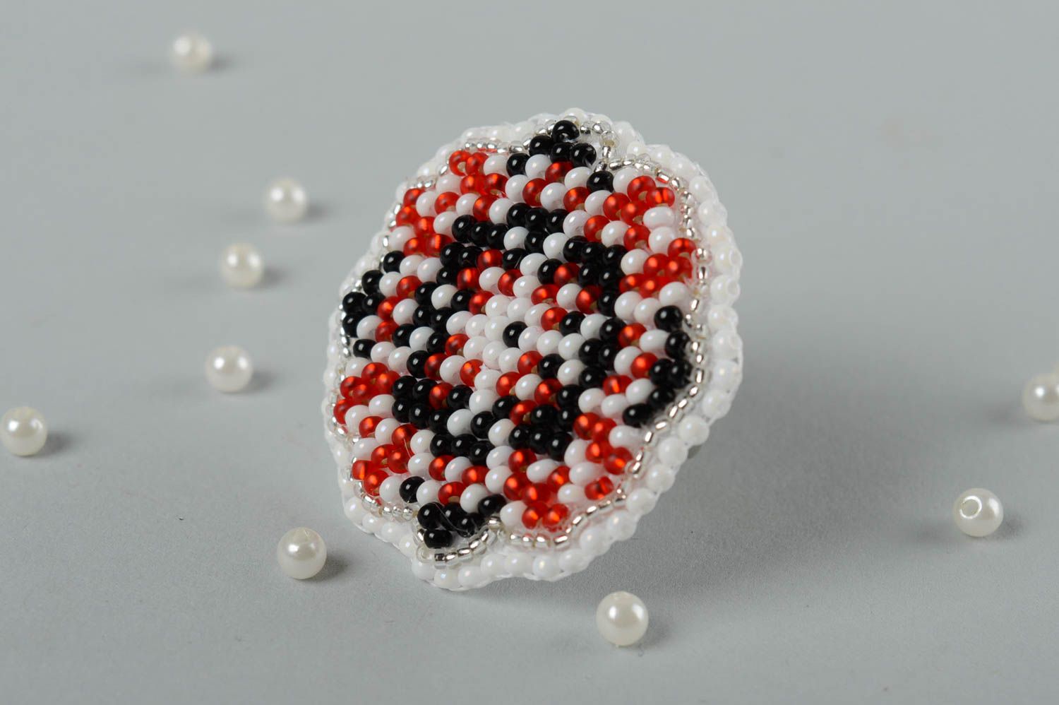 Bague perles de rocaille Bijou fait main blanc noir rouge Accessoire femme photo 1