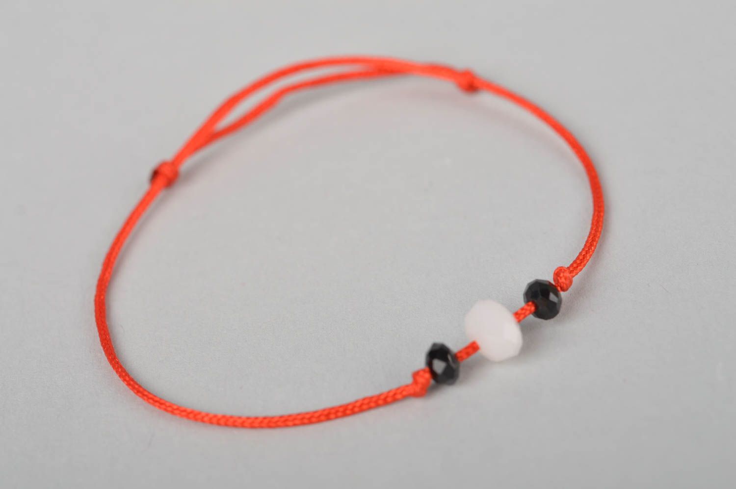 Handmade accessory beautiful wrist bracelet with bead red designer bracelet   photo 2