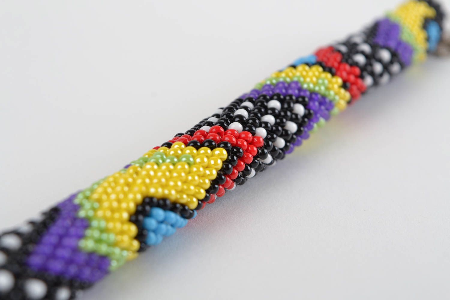 Bracelet spirale Bijou fait main au crochet Cadeau femme multicolore Mystère photo 3