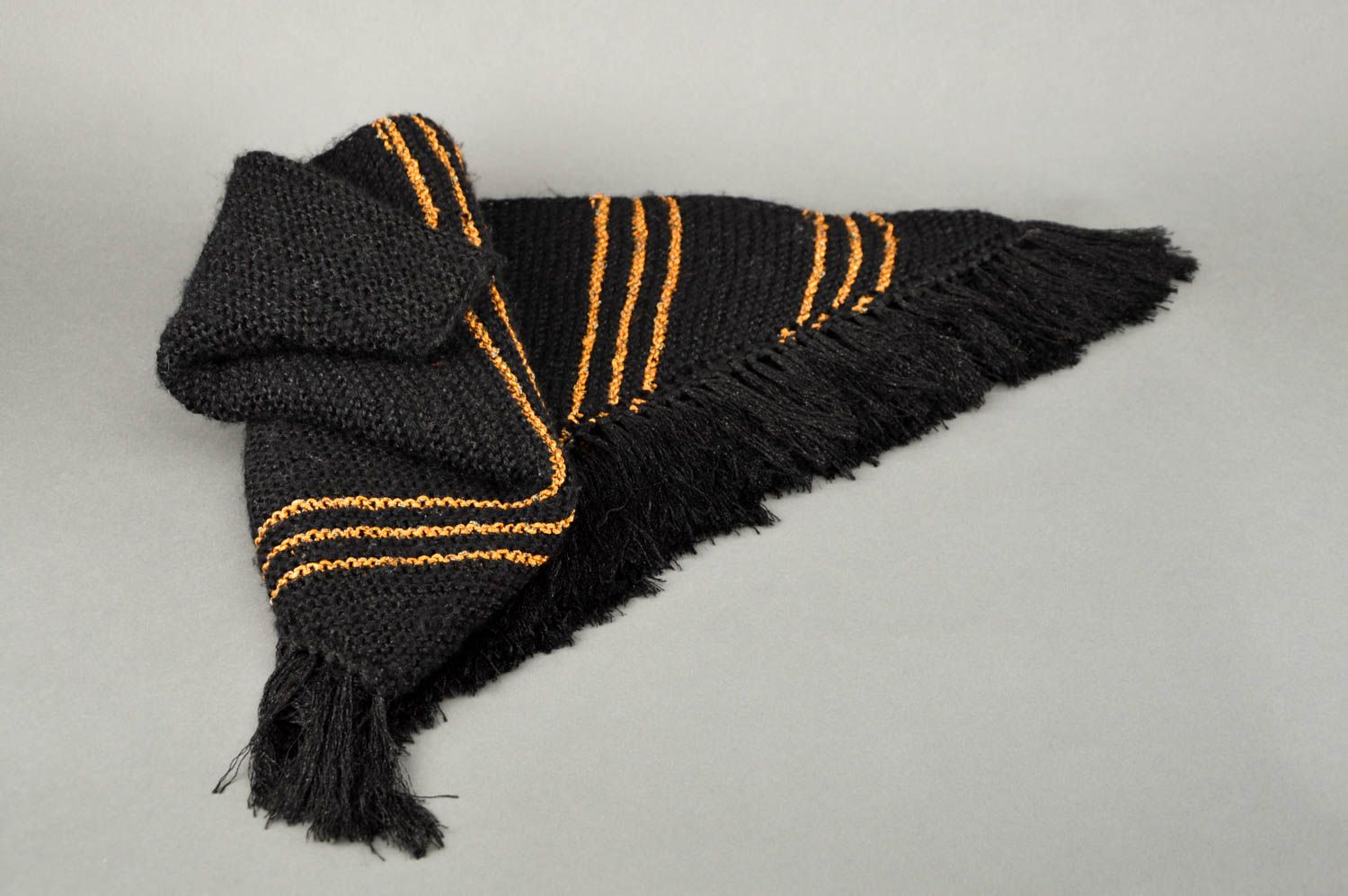 Hand-knitted woolen scarf woolen shawl for women handmade winter accessories photo 1