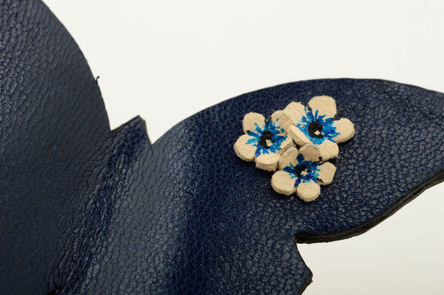 Broche originale Bijou fait main papillon bleu foncé en cuir Cadeau pour femme photo 4