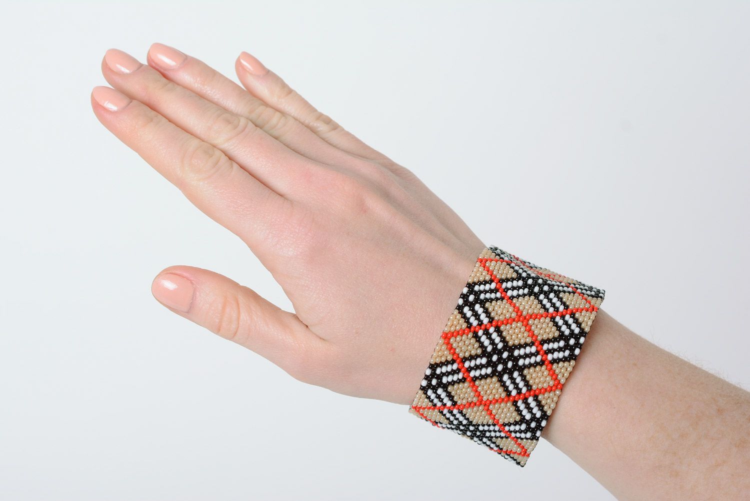 Breites kariertes handgemachtes Armband aus Glasperlen für Frauen foto 2