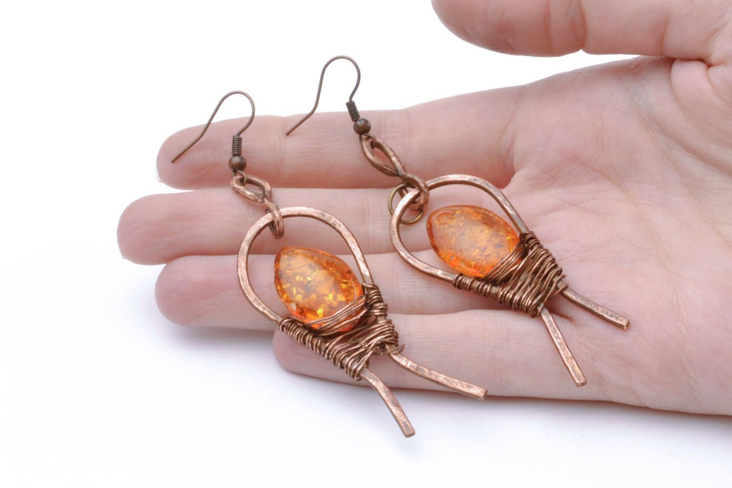 Copper dangle earrings with amber photo 2