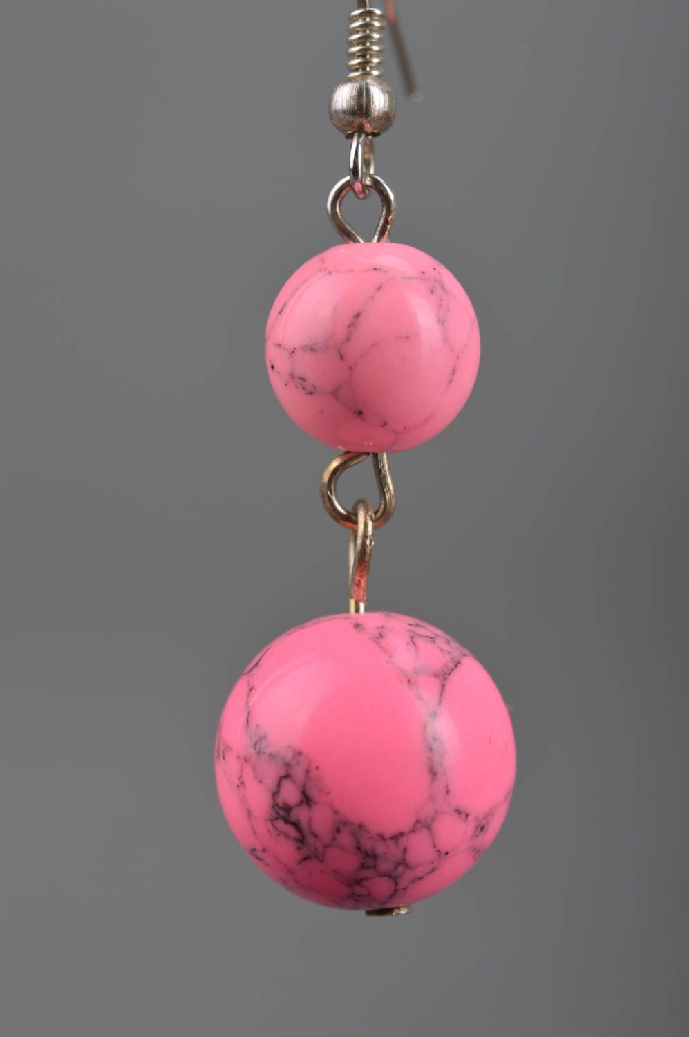 Handmade Kugel Ohrringe mit Perlen schön rosa lang originell für Mädchen foto 4