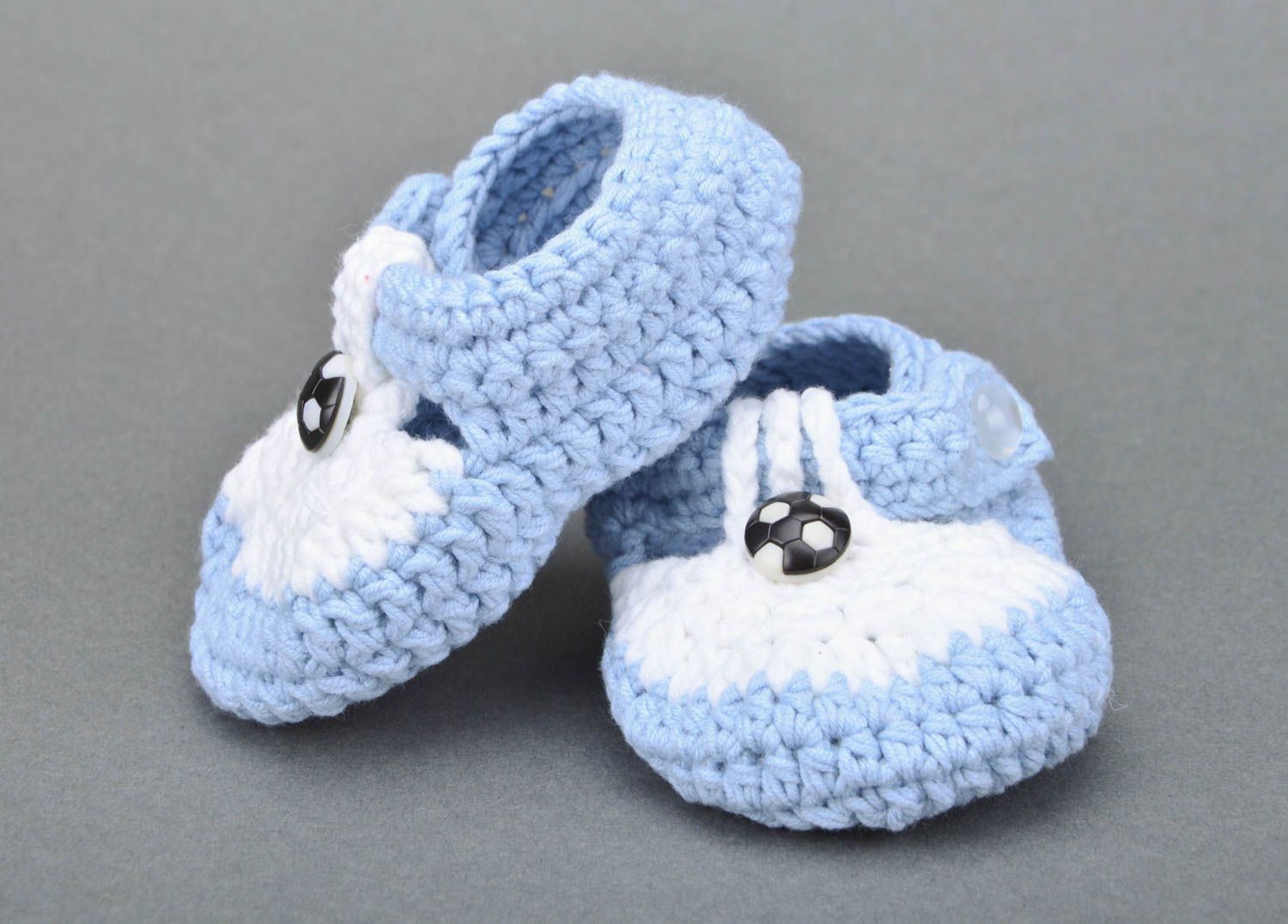 Handmade baby shoes crocheted of cotton and acrylic threads white and blue photo 3